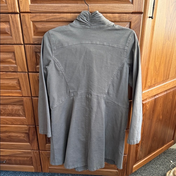 Women's olive color Jacket - Picture 2 of 2